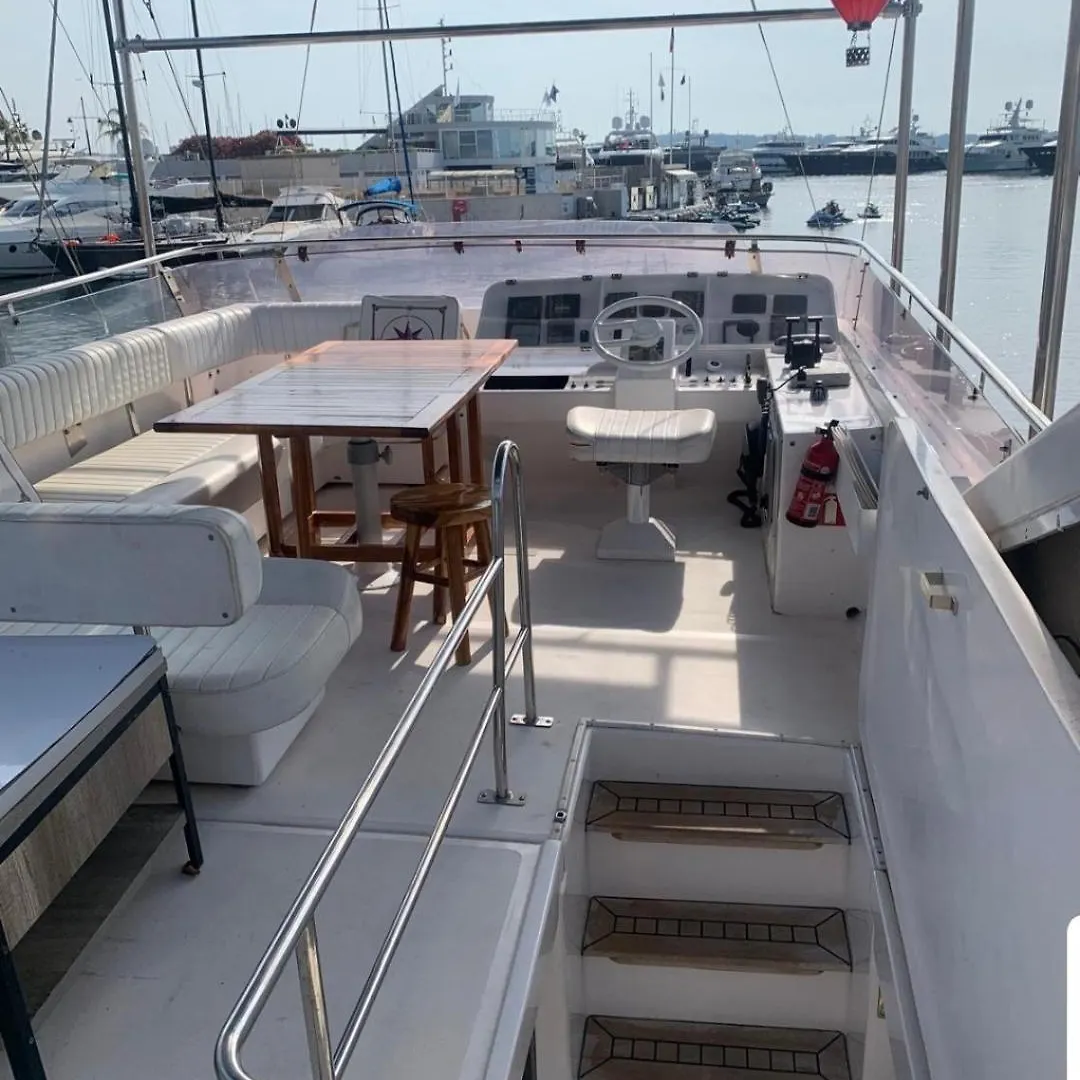 Hotel Golfe-Juan Yacht Cannes Hotel en barco